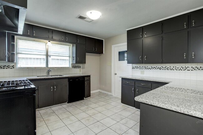 Photo - 8410 Glen Valley Dr