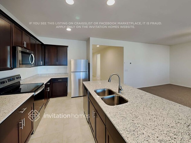 Photo - 18099 N Lakeside Ct