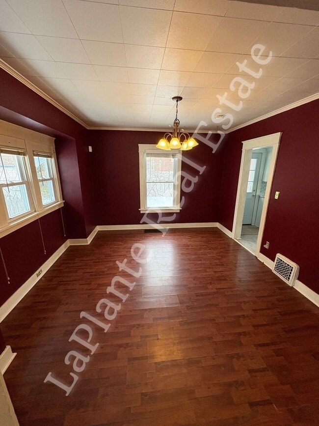 Photo - Charming 3-Bedroom Home in Central Toledo – Spacious Layout & Convenient Location