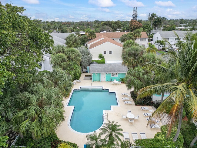 Photo - 2757 NE 15th St