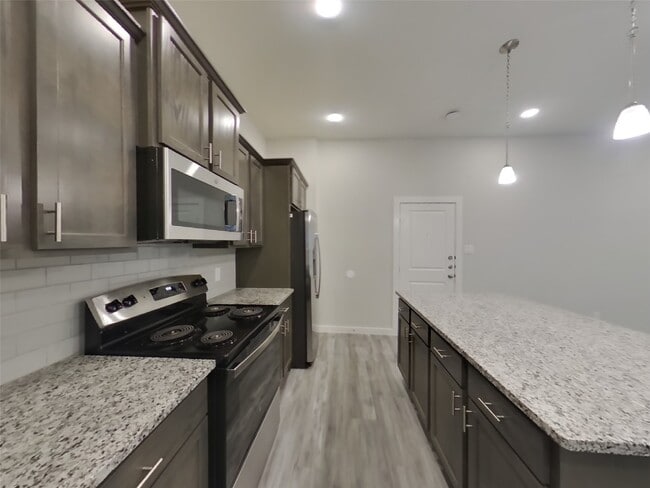 Photo - 9835 Willow Creek Commerce Dr