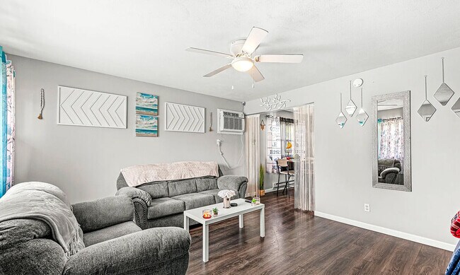 Photo - 2575 St Peter St