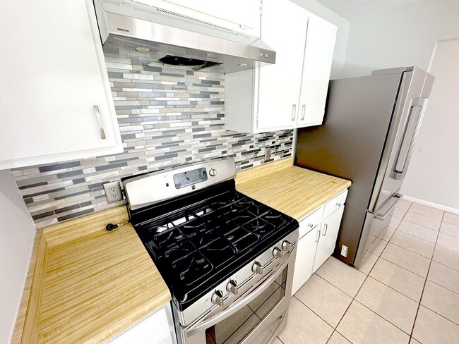 Photo - 28 Rockfern Ct