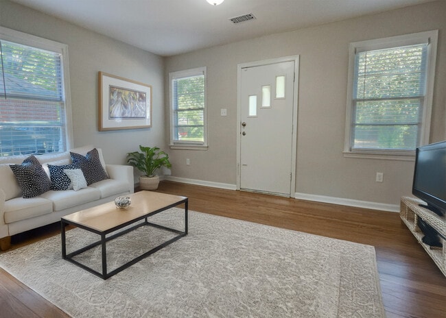 Photo - 599 Estridge Dr