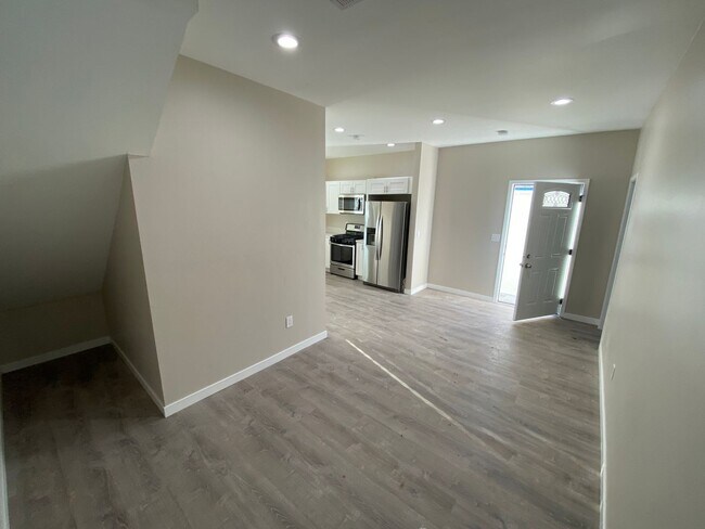 Photo - 4BD/2BA with a Balcony!