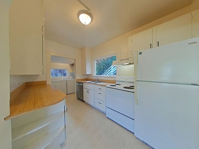 Photo - morrow Unidad 247 NW 11th St