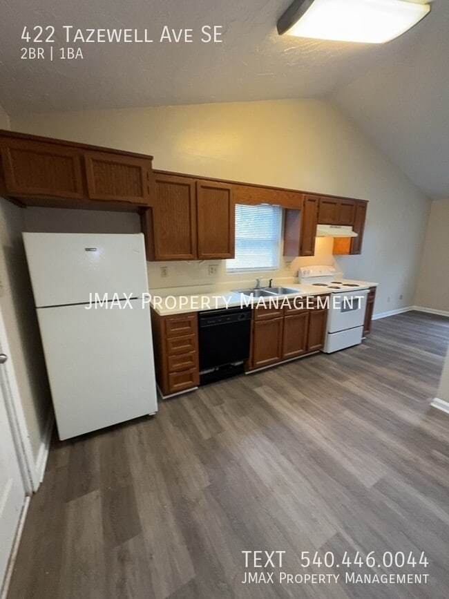 Photo - 422 Tazewell Ave SE