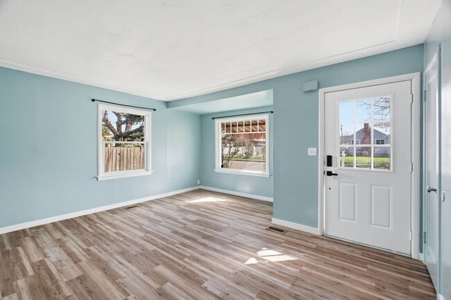 Photo - 2707 E South Crescent Ave