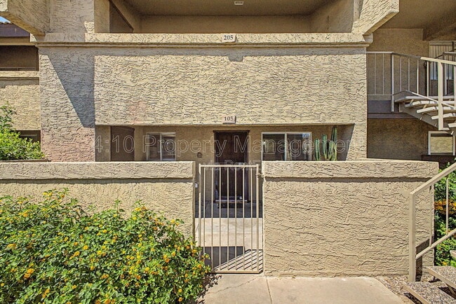 Photo - 4050 E Cactus Rd Unit 105