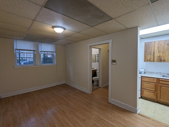 Photo - 2830 N Burling St Apartments Unit 2827-03