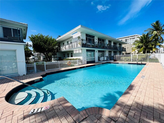 Photo - 950 Bay Dr Apartment Unit 6