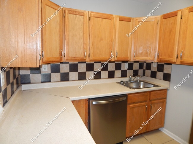 Photo - 2284 Alvin Dr NW