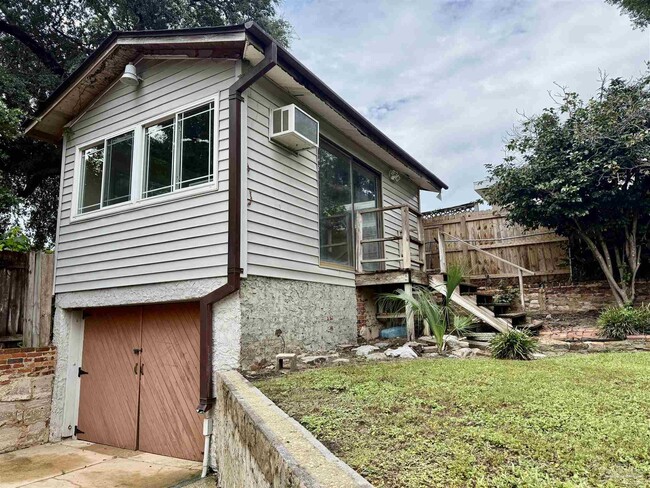 Photo - 1717 Yates Ave