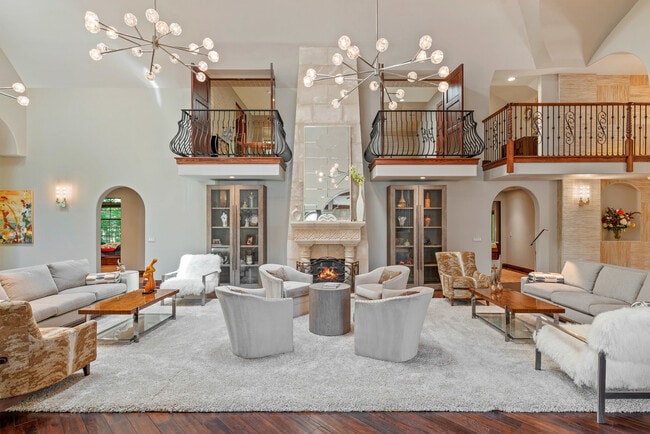 Photo - 493 Hazel Ave