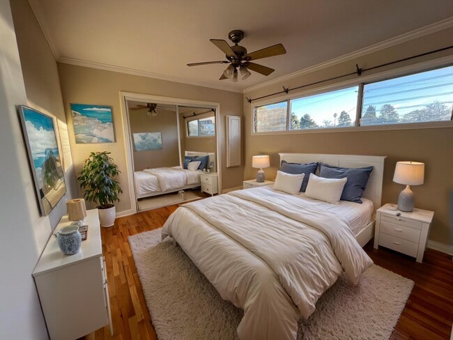 Photo - 714 Bay St Unit 4