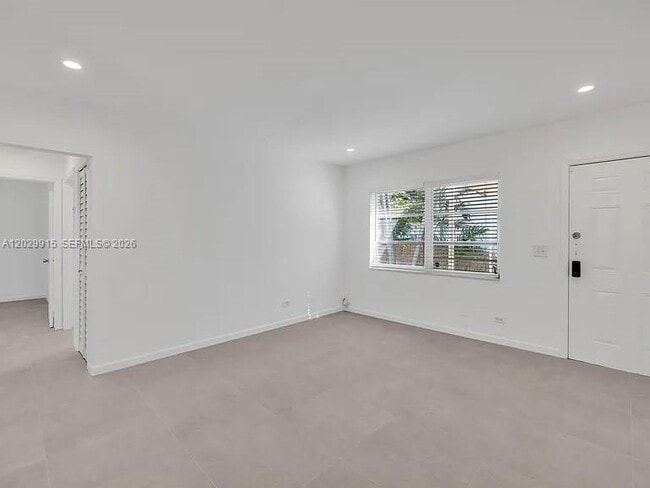 Photo - 545 NE 64th St Unidad 1