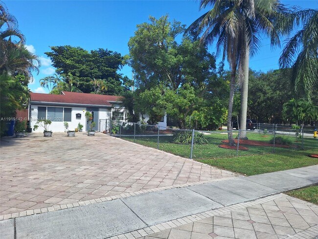 Photo - 2199 NE 182nd St Unit 2