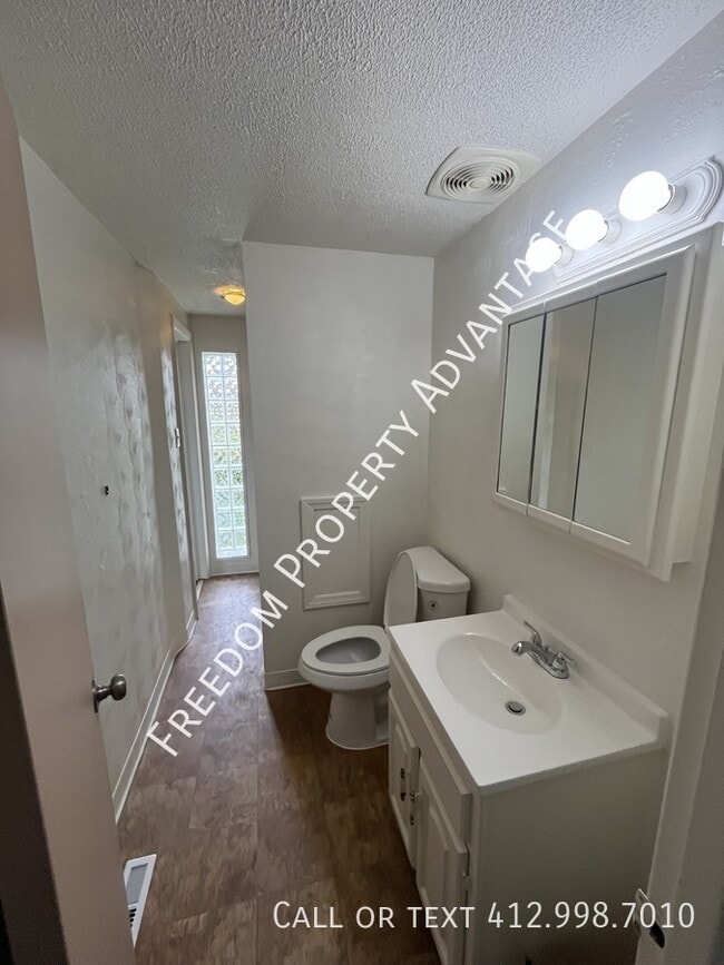 Photo - 800 Flint Rd