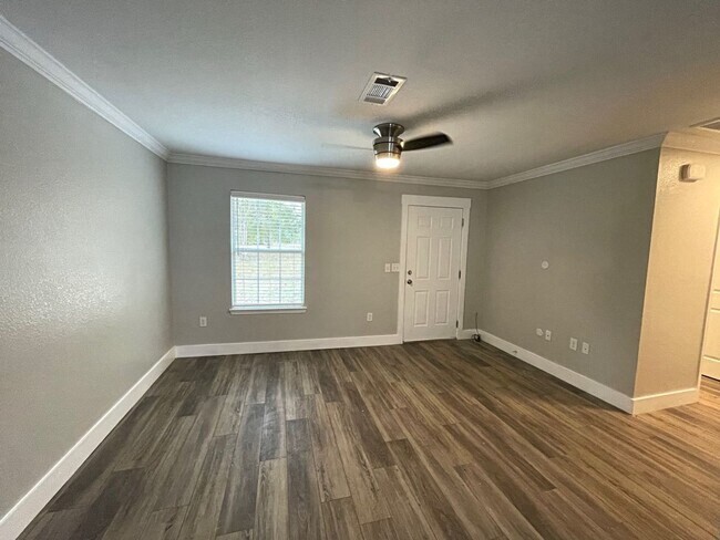 Photo - 4038 Freddies Ln