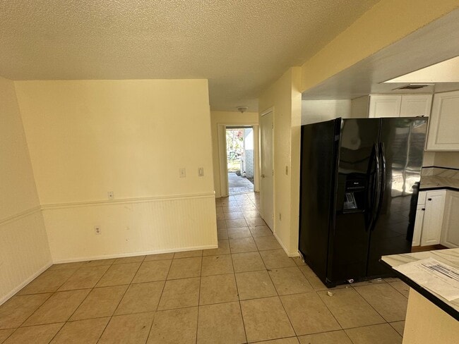 Photo - Spacious 4-Bed Pool Home in Gulf Gate East - Available Now!