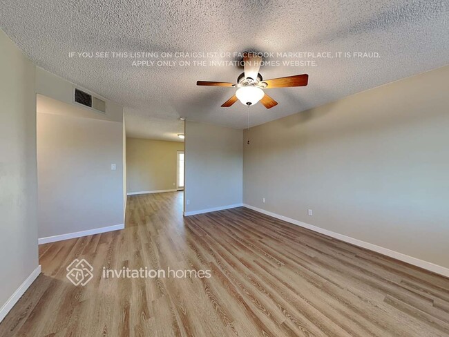 Photo - 687 E Del Rio St