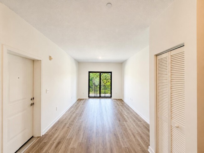 Photo - 4250 Lakewood Rd Unit 204
