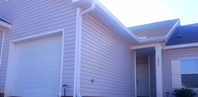 Photo - 2651 S Juniper St