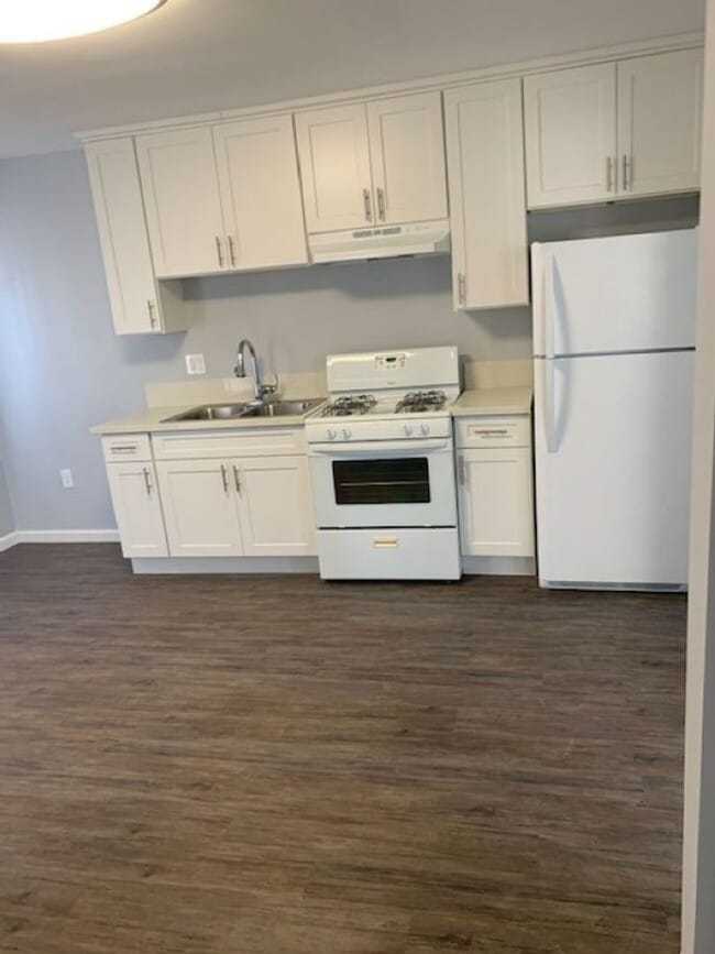 Photo - 10516 1/2 S. Vermont Ave.-