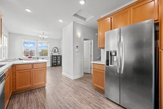 Photo - Beautiful Solar 3/2 located in Roseville! Across from Park! Gated Community!