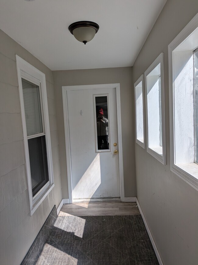 Entry - 27 McKinley Rd Unit 2