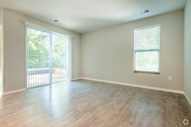 2BR, 2BA - 1162SF