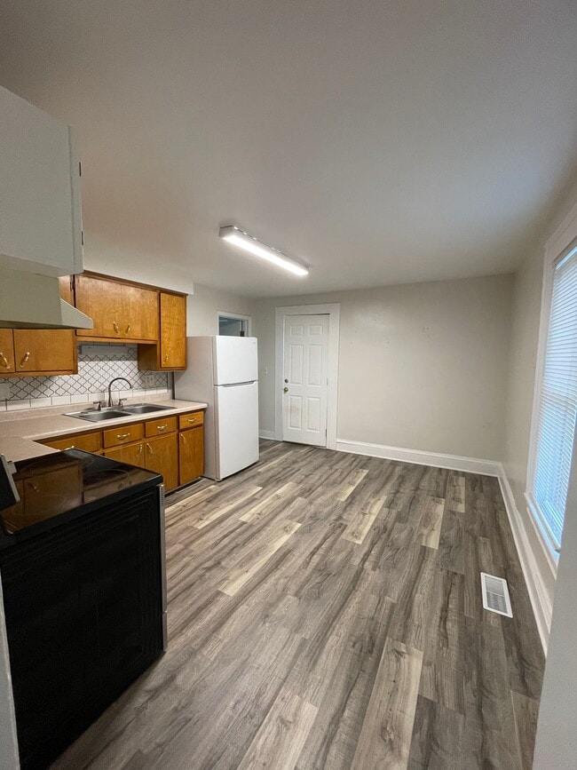 Photo - 1406 Lansing Ave Unit 1406