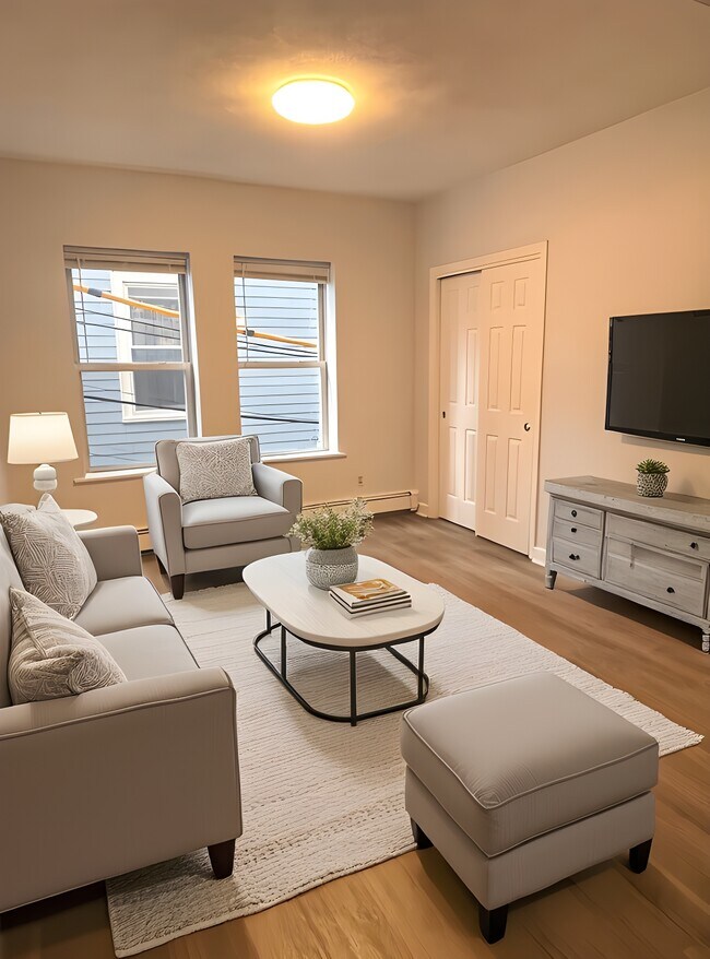 Building Photo - 122 Berkshire St Unit 3(2B)`