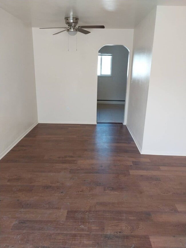 Photo - Central location | Lots of natural light Unit 1418 Hoyt St