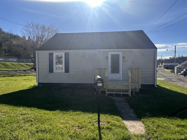 Building Photo - 1833 N 16th St Rental