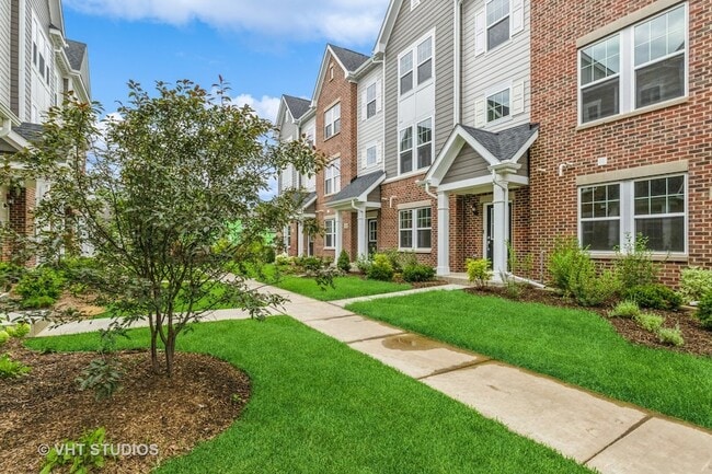 Photo - 155 Yorktown Ct