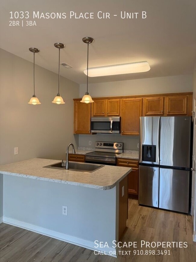Building Photo - 1033 Masons Pl Cir Unit B