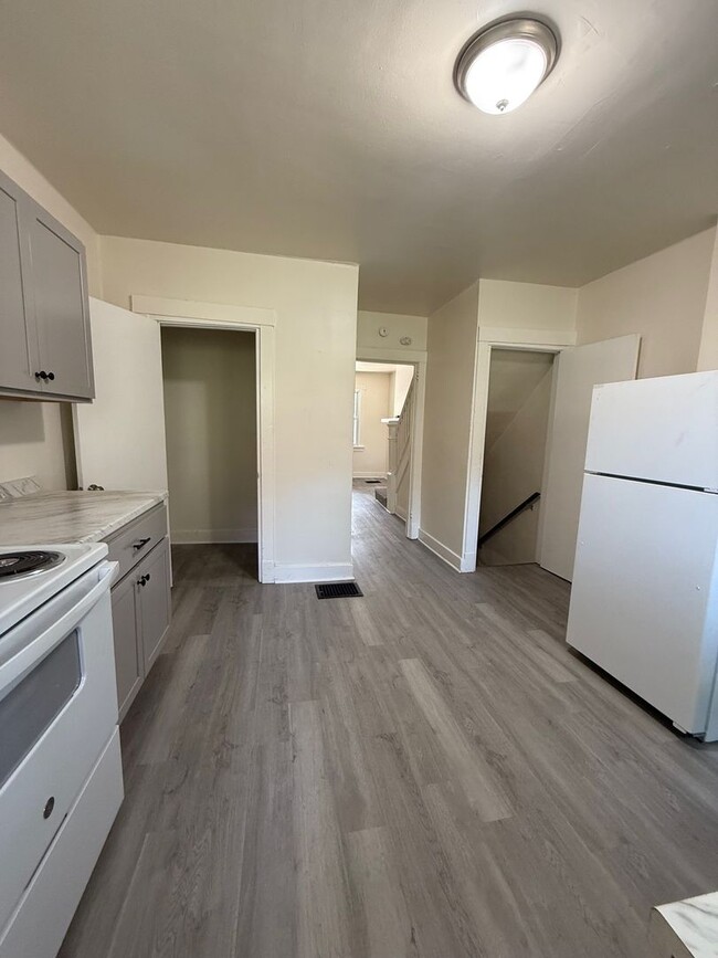 Photo - Charming 2-Bedroom Townhome in Lincoln-Lar...