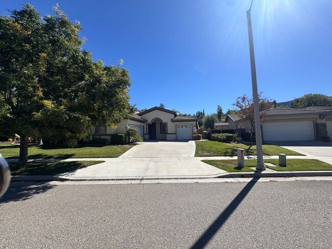 Single-family home 4 bedroom 2 bathroom pl... - Single-family home 4 bedroom 2 bathroom pl...