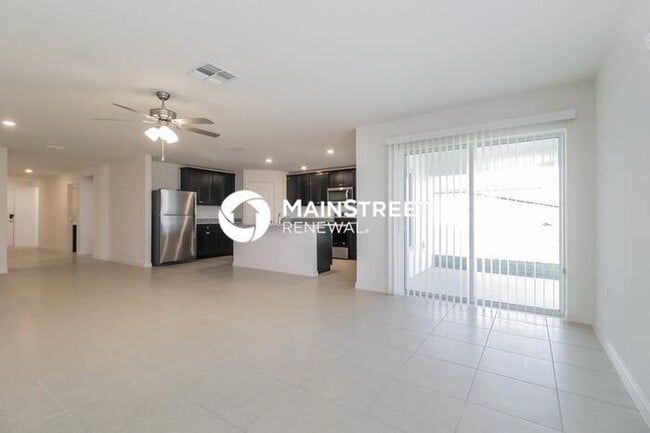 Photo - 5 Bedroom Pet-Friendly Home in Mascotte, FL with Main Street Renewal