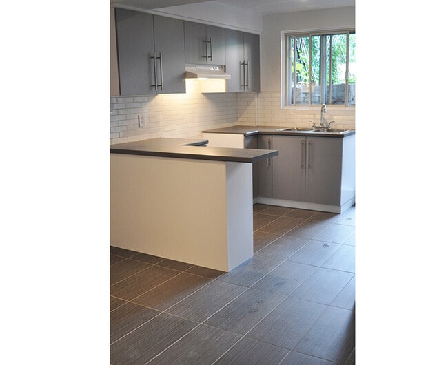 Building Photo - 7635 Av Querbes Unit 1