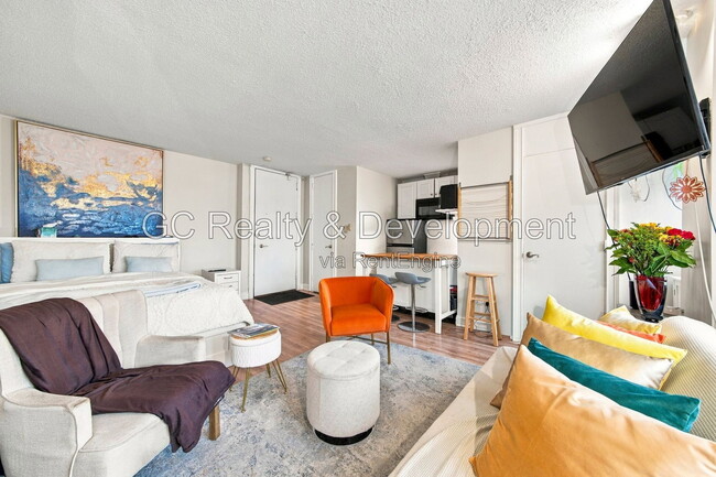 3110 N Sheridan Rd Unit 1107
