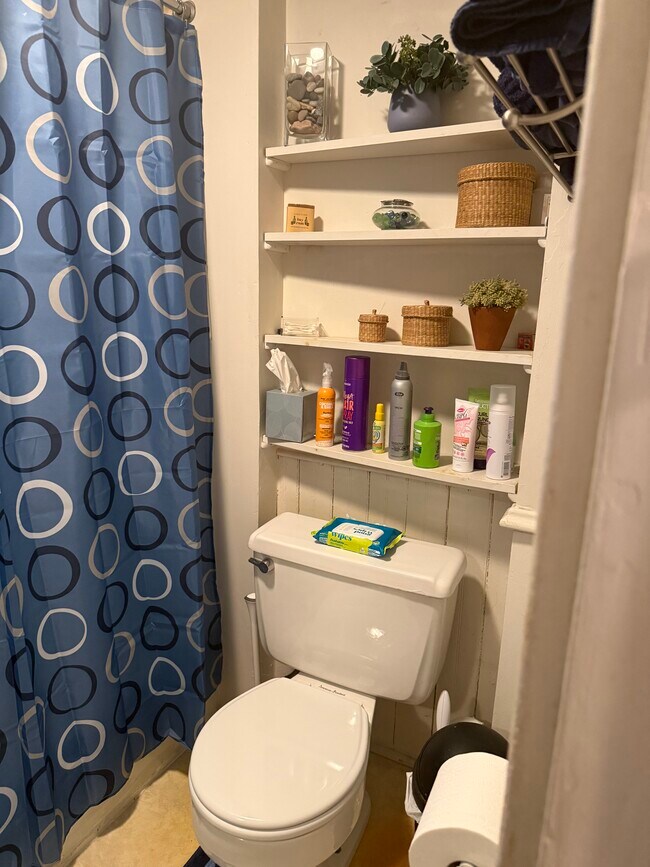 Photo - 51.5 Latham Ct