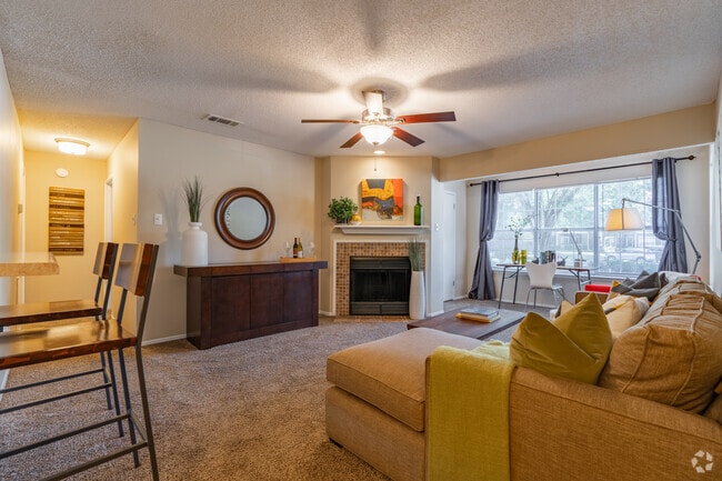 2BR, 2BA - 1150SF