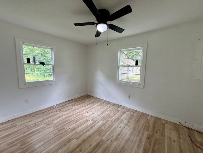 Photo - 1802 Henry St