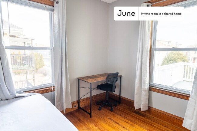 Room in Shared 5 bed/2 bath home in Medford