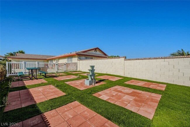 Photo - 6760 W Oakey Blvd