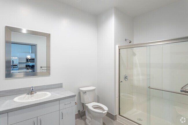 Loft, 1 BA - 1045 SF