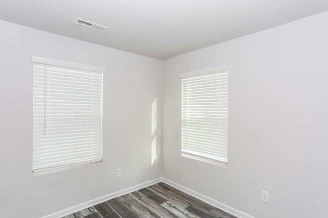 2nd BR - 105 Dogwood Village Trl Townhome