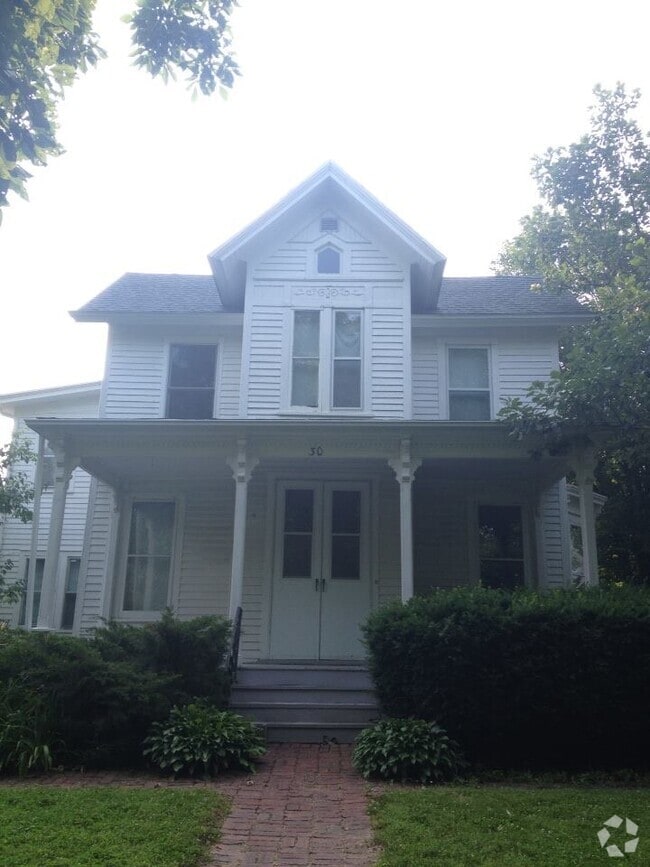 1 bedroom, l bath apt. in historic dist. - 908 E Washington St Rental
